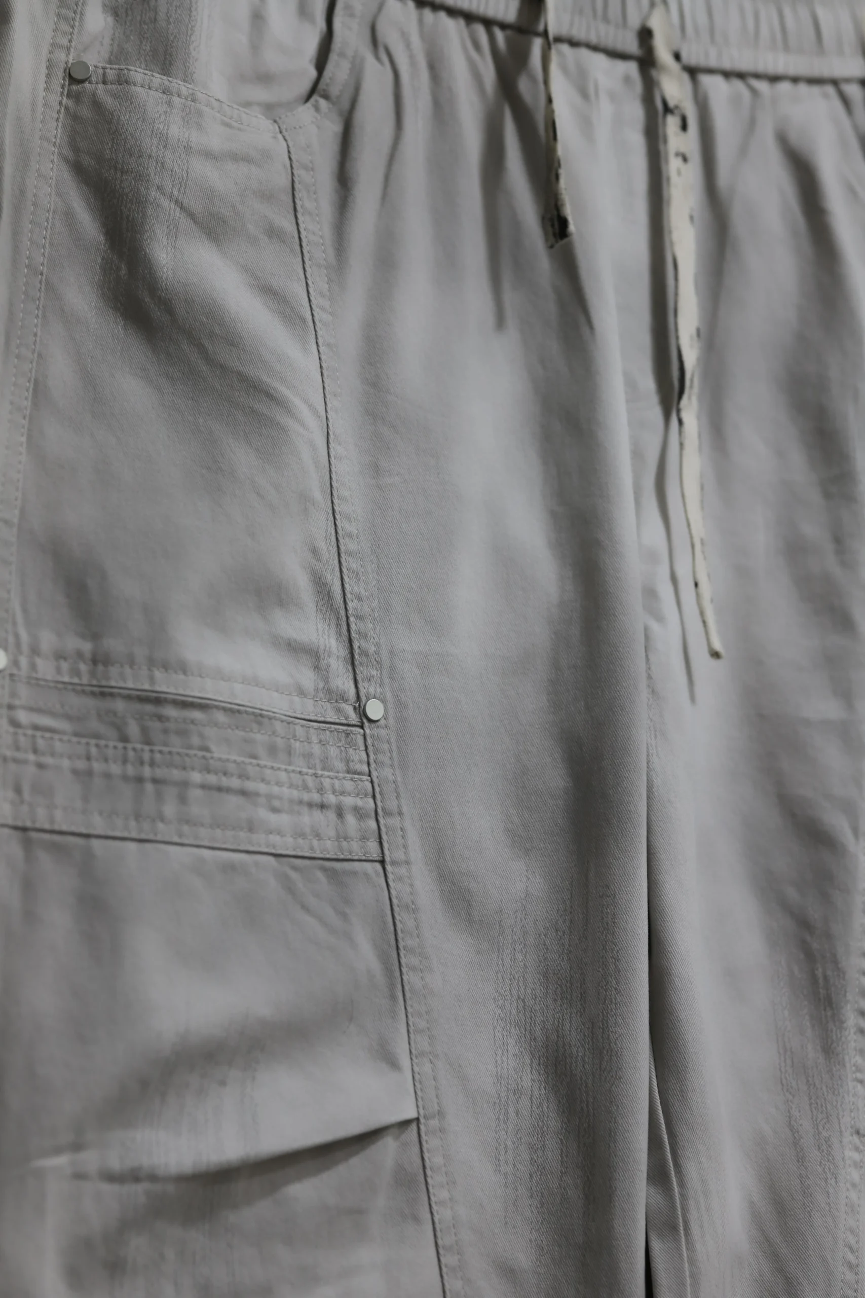 Grey Baggy Trousers with Pockets for Men - Image 6