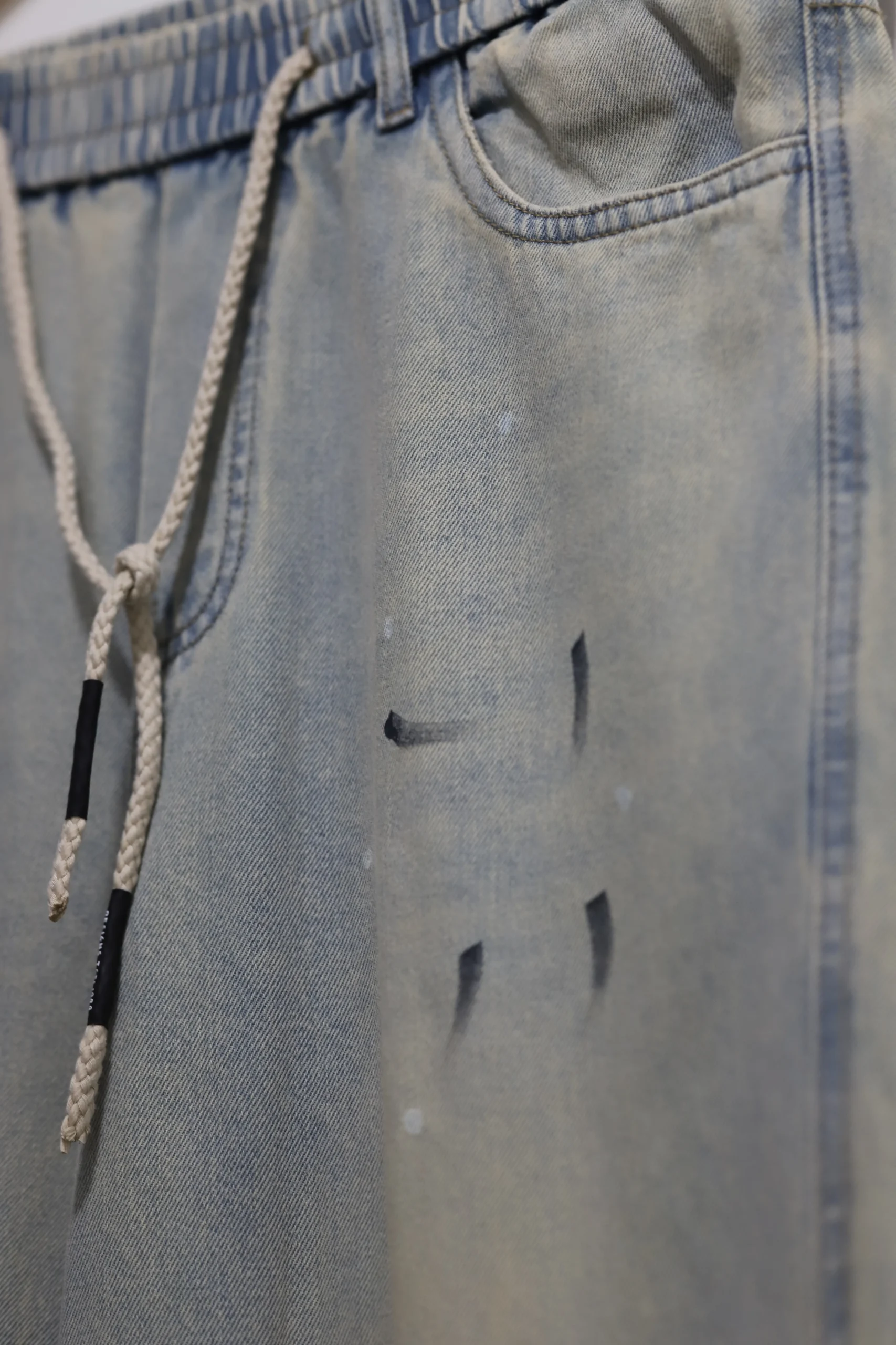 Men's Light Blue Vintage Wash Baggy Fit Jeans - Image 3
